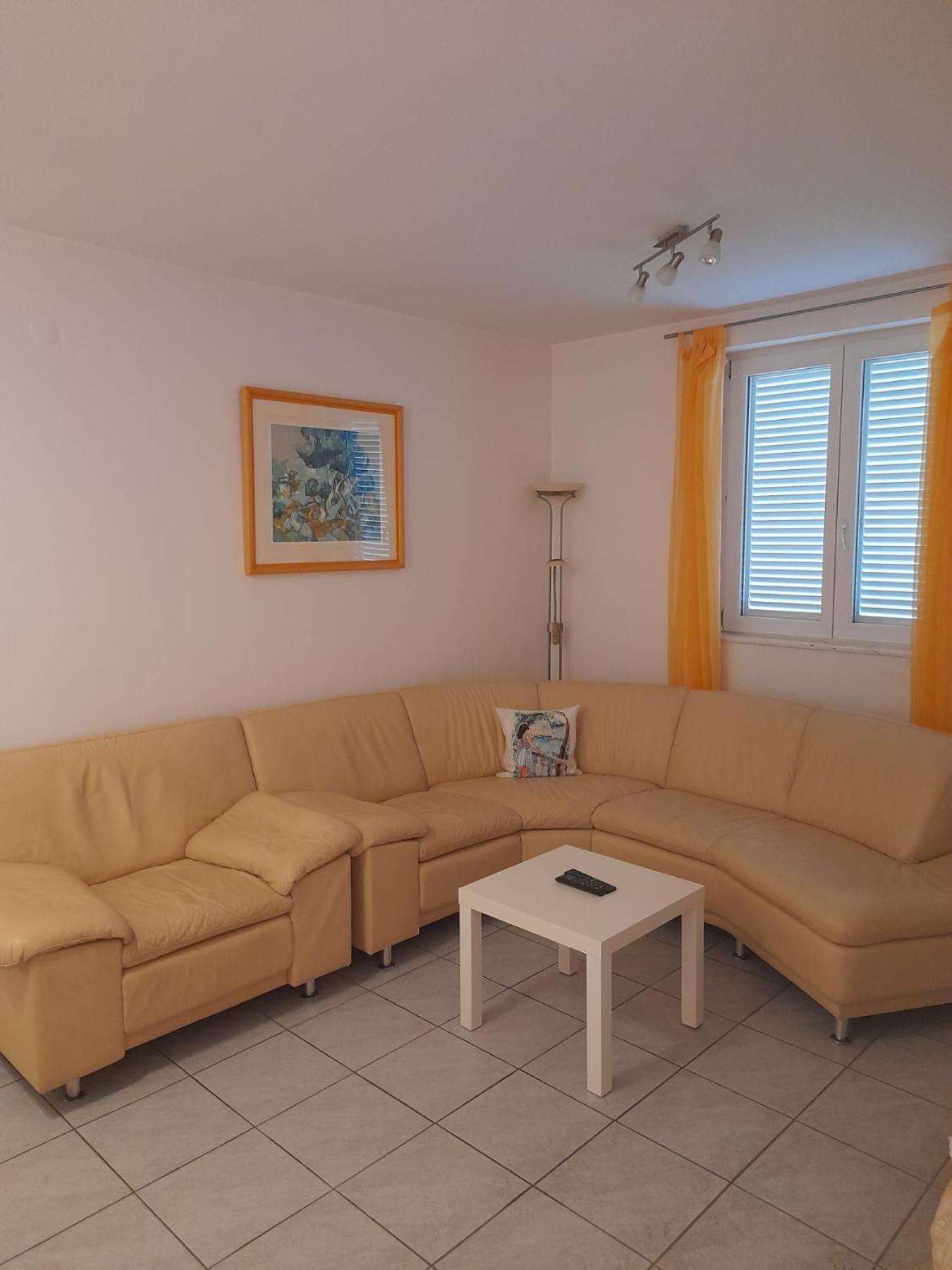 Apartman Snjezana Malinska Exterior photo