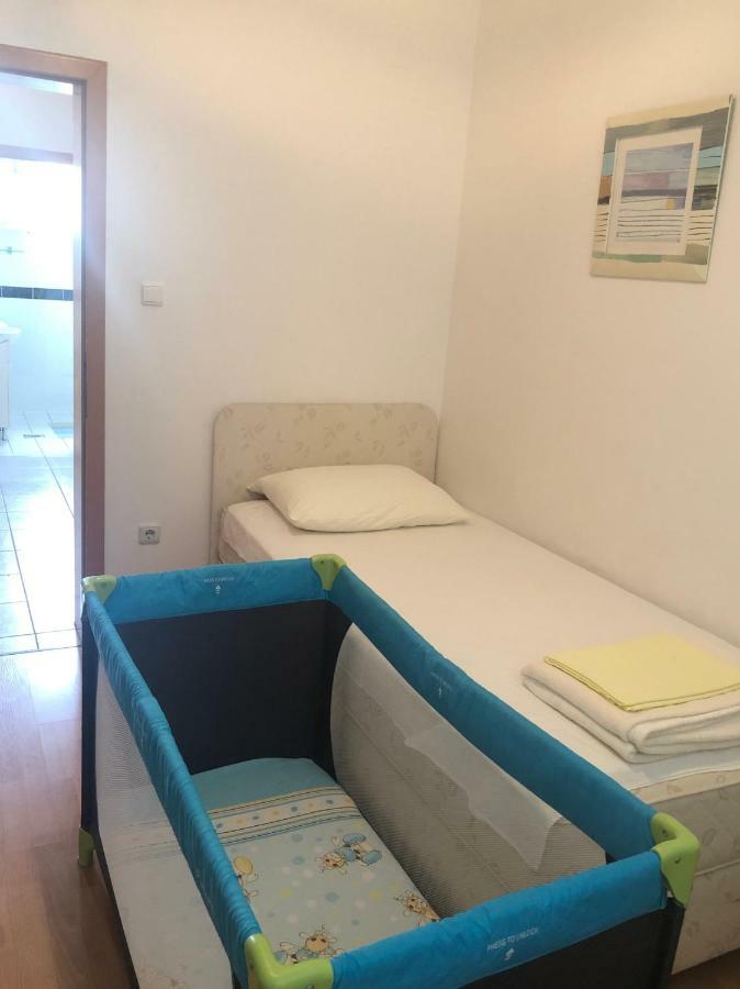 Apartman Snjezana Malinska Exterior photo